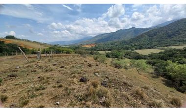 Se vende lote en condominio Lagos de Maracaibo Tienda Nueva Palmira