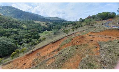 Se vende lote en condominio Lagos de Maracaibo Tienda Nueva Palmira