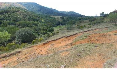 Se vende lote en condominio Lagos de Maracaibo Tienda Nueva Palmira