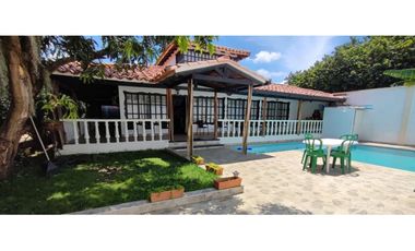 Se vende magnífica finca amoblada con piscina en Rozo Valle Colombia