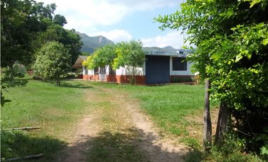 HERMOSA FINCA EN CASANARE ENTRE AGUAZUL Y YOPAL RIO CHARTE