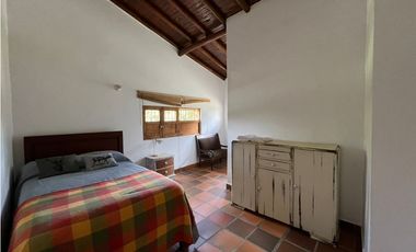 Alquiler casa de campo con 5 habitaciones en Aguas claras