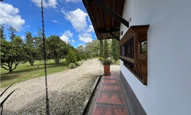 Alquiler casa de campo con 5 habitaciones en Aguas claras