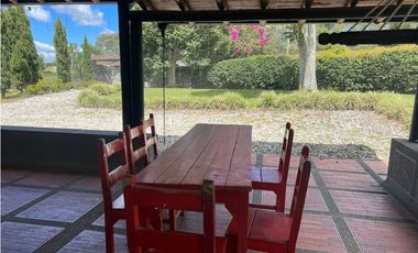 Alquiler casa de campo con 5 habitaciones en Aguas claras