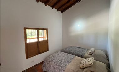 Alquiler casa de campo con 5 habitaciones en Aguas claras