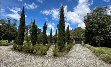 Alquiler casa de campo con 5 habitaciones en Aguas claras