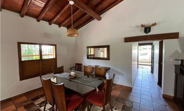 Alquiler casa de campo con 5 habitaciones en Aguas claras