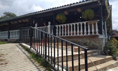 Casa Finca en venta en Mesitas del Colegio