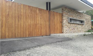 Venta de casa campestre en el Alto de las Palmas