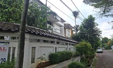 Rumah Bagus Halaman aluas Nyaman dekat Jaksel Bukit Cinere Depok