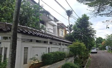 Rumah Bagus Halaman aluas Nyaman dekat Jaksel Bukit Cinere Depok