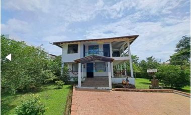 venta de casa campestre de 850 M2 de 750 mill en La Mesa Cund, COL.