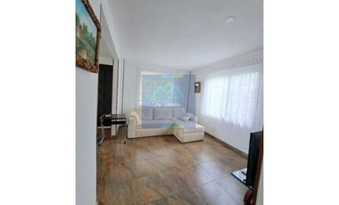 venta de casa campestre de 850 M2 de 750 mill en La Mesa Cund, COL.