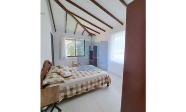 venta de casa campestre de 850 M2 de 750 mill en La Mesa Cund, COL.