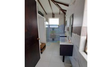 venta de casa campestre de 850 M2 de 750 mill en La Mesa Cund, COL.