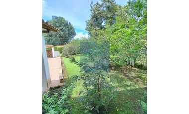 venta de casa campestre de 850 M2 de 750 mill en La Mesa Cund, COL.