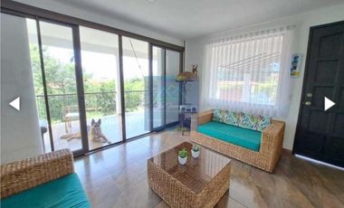 venta de casa campestre de 850 M2 de 750 mill en La Mesa Cund, COL.