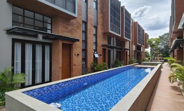 DISEWAKAN : Rumah Baru FULL FURNISHED Jakarta Selatan