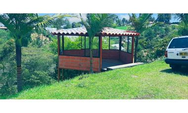 Hermosa casa campestre dos niveles en marinilla vereda campo alegre