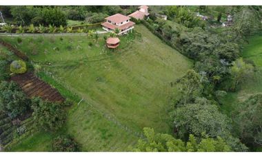 Hermosa casa campestre dos niveles en marinilla vereda campo alegre