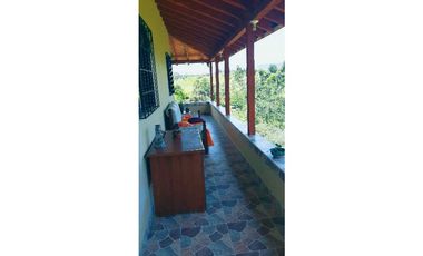 Hermosa casa campestre dos niveles en marinilla vereda campo alegre