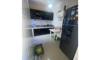 SE VENDE CASA EN LA MARGEN IZQUIERDA DE MONTERA