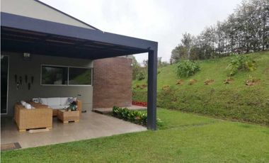 Venta de Casa Campestre Unidad Cerrada el Retiro