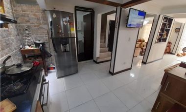 Poblado Comfaunión - Casa de tres pisos con terraza en venta Palmira