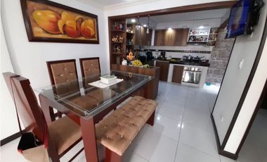 Poblado Comfaunión - Casa de tres pisos con terraza en venta Palmira