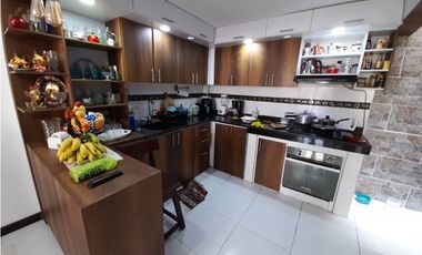 Poblado Comfaunión - Casa de tres pisos con terraza en venta Palmira