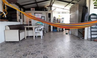 Poblado Comfaunión - Casa de tres pisos con terraza en venta Palmira