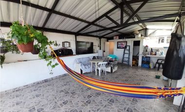 Poblado Comfaunión - Casa de tres pisos con terraza en venta Palmira