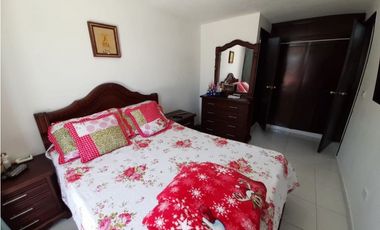 Poblado Comfaunión - Casa de tres pisos con terraza en venta Palmira
