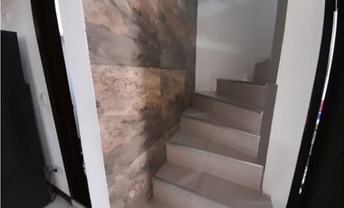 Poblado Comfaunión - Casa de tres pisos con terraza en venta Palmira