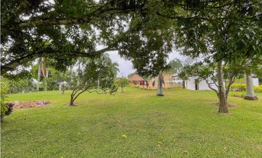 CASA MODERNA EN SAN JERONIMO DE 10 HABITACIONES