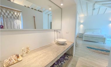 CASA MODERNA EN SAN JERONIMO DE 10 HABITACIONES