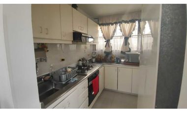 Linda casa urbana zona zona verde, 231 M2 en 550 mill en La Mesa Cund