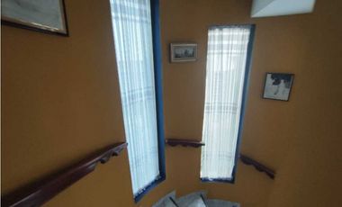 Linda casa urbana zona zona verde, 231 M2 en 550 mill en La Mesa Cund