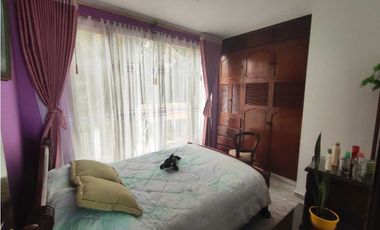 Linda casa urbana zona zona verde, 231 M2 en 550 mill en La Mesa Cund