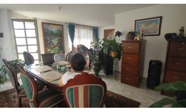 Linda casa urbana zona zona verde, 231 M2 en 550 mill en La Mesa Cund