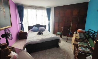 Linda casa urbana zona zona verde, 231 M2 en 550 mill en La Mesa Cund