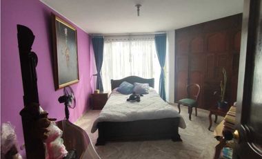 Linda casa urbana zona zona verde, 231 M2 en 550 mill en La Mesa Cund