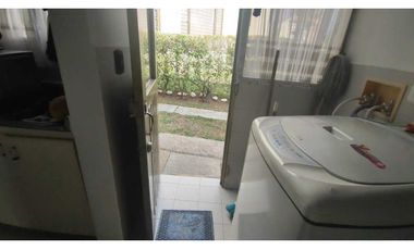 Linda casa urbana zona zona verde, 231 M2 en 550 mill en La Mesa Cund