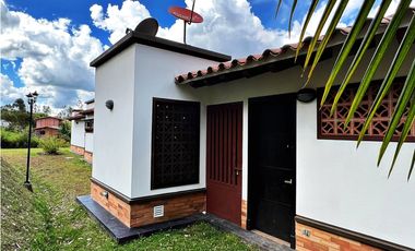 Casa campestre en arriendo en unidad cerrada cerca de San Antonio