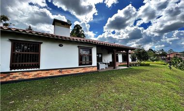 Casa campestre en arriendo en unidad cerrada cerca de San Antonio