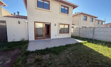 Casa en Arriendo en condominio la castellana