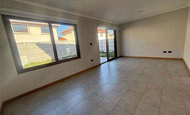 Casa en Arriendo en condominio la castellana