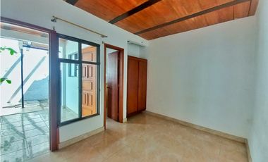Maat vende Casa, Centro-Villeta 130m2 $420Millones