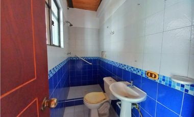 Maat vende Casa, Centro-Villeta 130m2 $420Millones