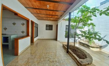 Maat vende Casa, Centro-Villeta 130m2 $420Millones